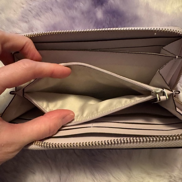 Kate Spade pebble lavender Wallet - Picture 4 of 6